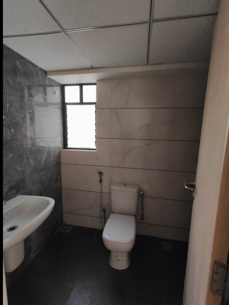 Bathroom, mayfair-eleganza-phase-ii 2 Bedroom 1000 Sq.Ft. Apartment In Kondhwa Pune 8455040