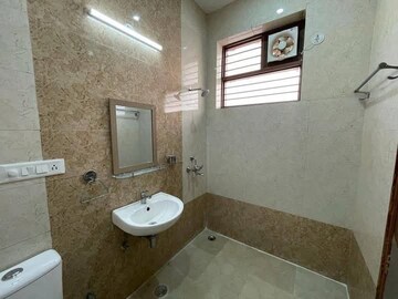 Bathroom in 1 BHK Builder Floor at Sushant Vyapaar Kendra, Sector 43 – for Rent