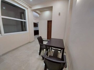 Building Lobby in 1 BHK Builder Floor at Sushant Vyapaar Kendra, Sector 43 – for Rent
