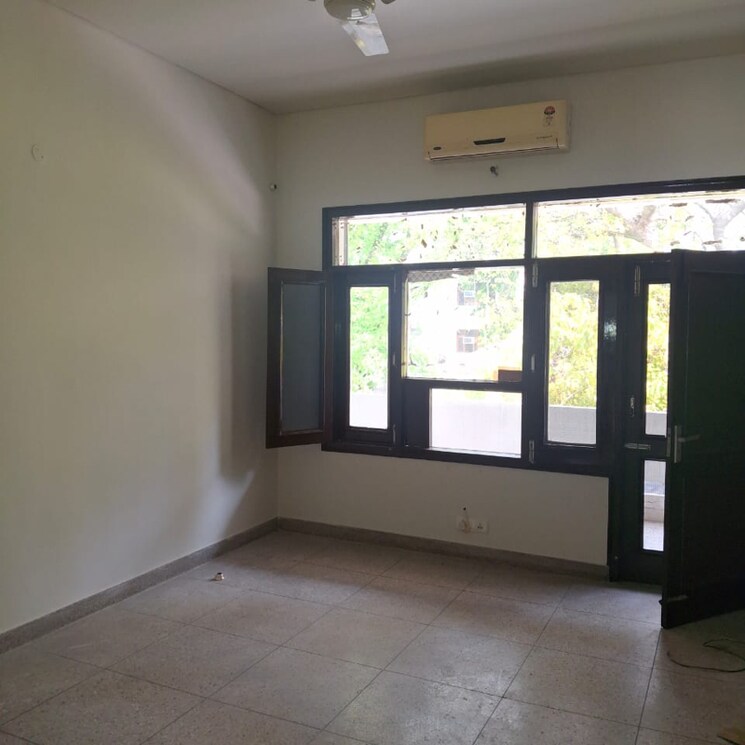 Room, sector 36 3 Bedroom 4500 Sq.Ft. Apartment In Sector 36 Chandigarh 8455033