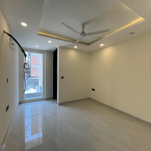 Room in 3 BHK Builder Floor at Sultanpuri – for Sale