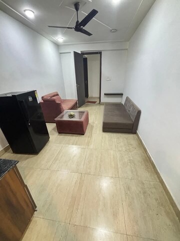 Bedroom in 1 BHK Builder Floor at Sushant Vyapaar Kendra, Sector 43 – for Rent