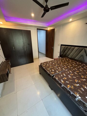 Bedroom in 1 BHK Builder Floor at Sushant Vyapaar Kendra, Sector 43 – for Rent