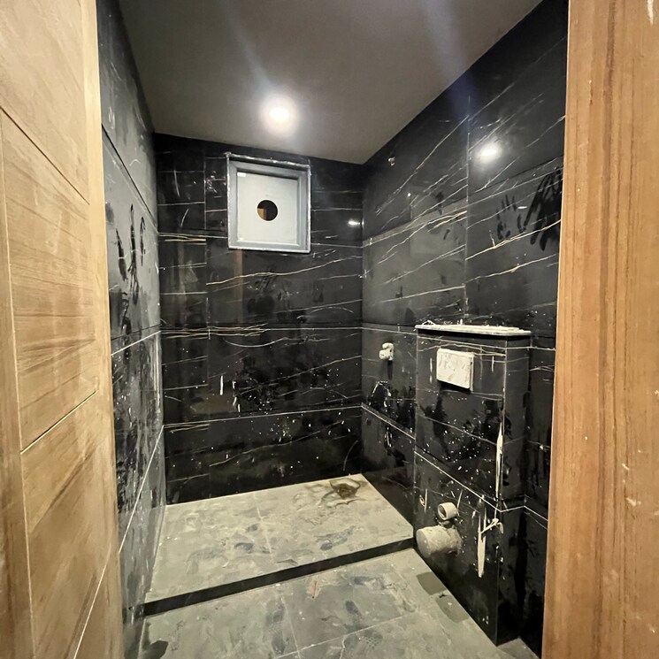 Bathroom, chattarpur 4 Bedroom 2000 Sq.Ft. Builder Floor In Chattarpur Delhi 8455071