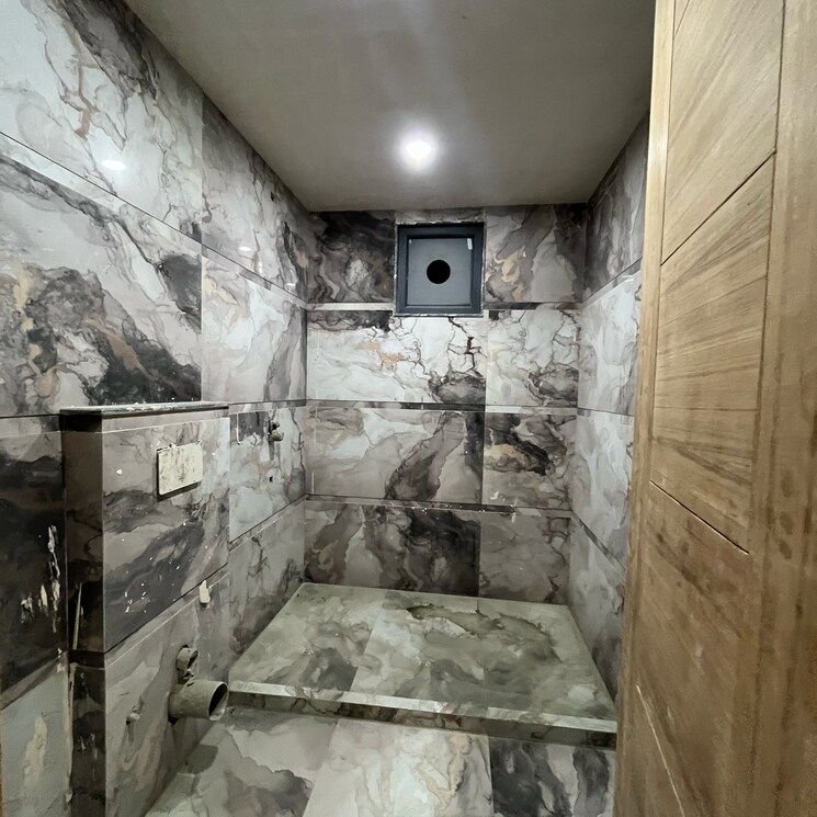 Bathroom, chattarpur 4 Bedroom 2000 Sq.Ft. Builder Floor In Chattarpur Delhi 8455071