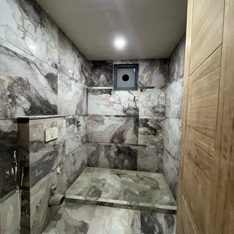 Bathroom, chattarpur 4 Bedroom 2000 Sq.Ft. Builder Floor In Chattarpur Delhi 8455071