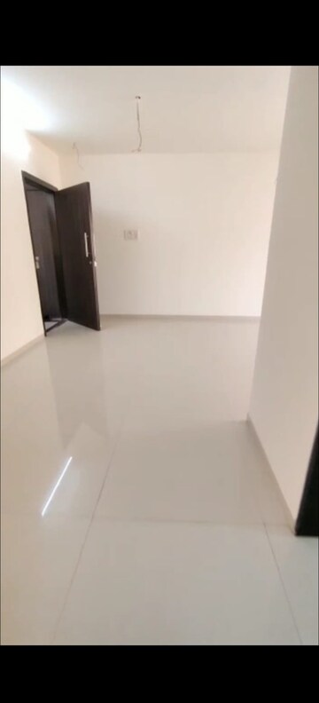 Room in 2 BHK Apartment at Vile Parle East – for Rent