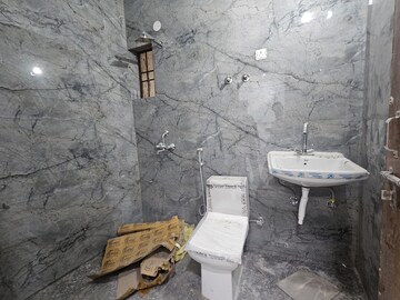 Bathroom in 1 BHK Builder Floor at Saket – for Rent