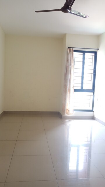 Room in 2 BHK Apartment at Nanded Madhuvanti, Sinhagad Road – for Rent