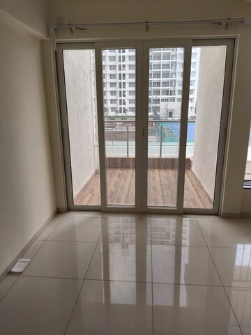 Room in 3 BHK Apartment at Kolte Patil Life Republic, Hinjewadi – for Rent