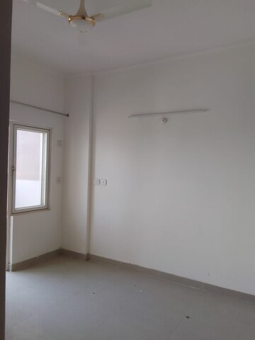 Room in 2 BHK Apartment at Shapoorji Pallonji Joyville Gurgaon, Sector 102 – for Rent