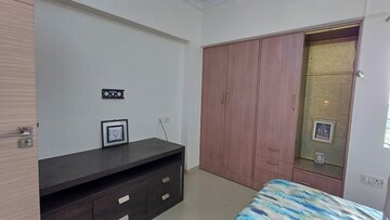 Room in 2 BHK Apartment at Raunak Unnathi Gardens, Pokhran Road No 1 – for Rent