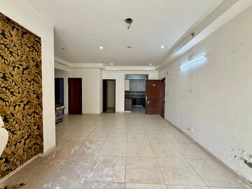 Room in 3 BHK Apartment at Ghazipur – for Rent