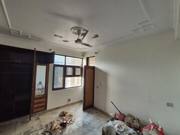 Room in 4 BHK Apartment at Sector 10 Dwarka – for Sale