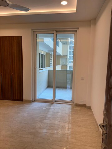 Room in 2 BHK Apartment at Ambience Creacions, Sector 22 – for Rent