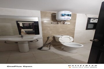 Attached Bathroom in 1 BHK Apartment at Dilshad Garden – for Sale