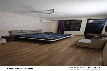 Bedroom in 1 BHK Apartment at Dilshad Garden – for Sale