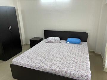Bedroom in 2 BHK Apartment at Dosti Florentine, Wadala – for Rent