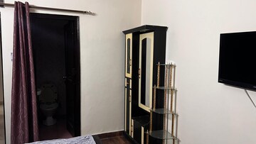 Master Bedroom in 2 BHK Builder Floor at Huda Market, Sector 31 – for Rent