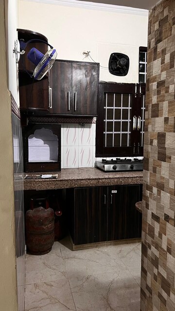 Living Room in 2 BHK Builder Floor at Huda Market, Sector 31 – for Rent