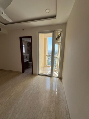 Room in 3 BHK Apartment at Ambience Creacions, Sector 22 – for Rent