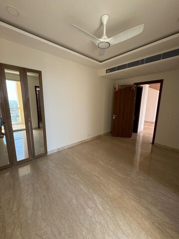 Room in 3 BHK Apartment at Ambience Creacions, Sector 22 – for Rent