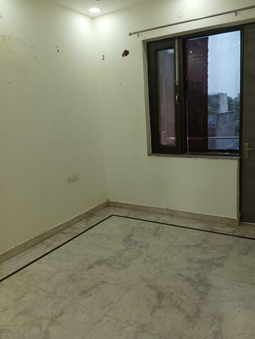 Master Bedroom in 3 BHK Builder Floor at Sector 10 – for Rent
