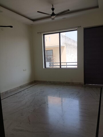 Master Bedroom in 3 BHK Builder Floor at Sector 10 – for Rent