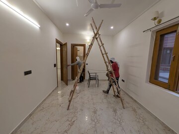  4 BHK Builder Floor at Sector 9 – for Rent