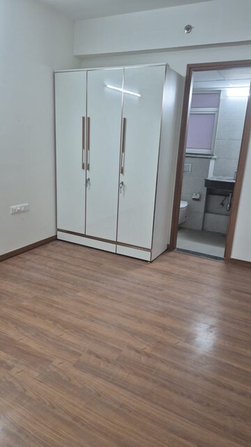 Room in 3 BHK Independent House at Greater Kailash – for Rent