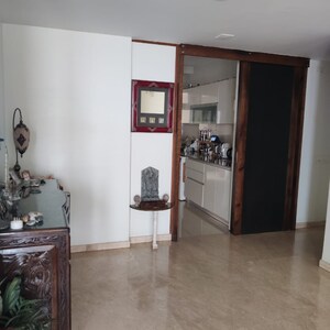 Room in 4 BHK Apartment at Hiranandani Marvela, Hiranandani Estate – for Sale