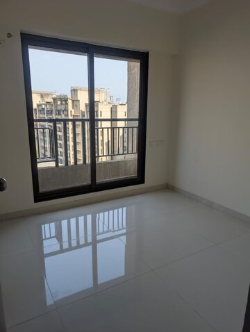 Master Bedroom in 3 BHK Apartment at Thane West – for Rent