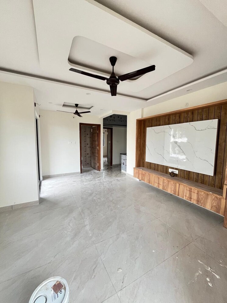 Room, haralur road 3 Bedroom 1880 Sq.Ft. Apartment In Haralur Road Bangalore 8455723