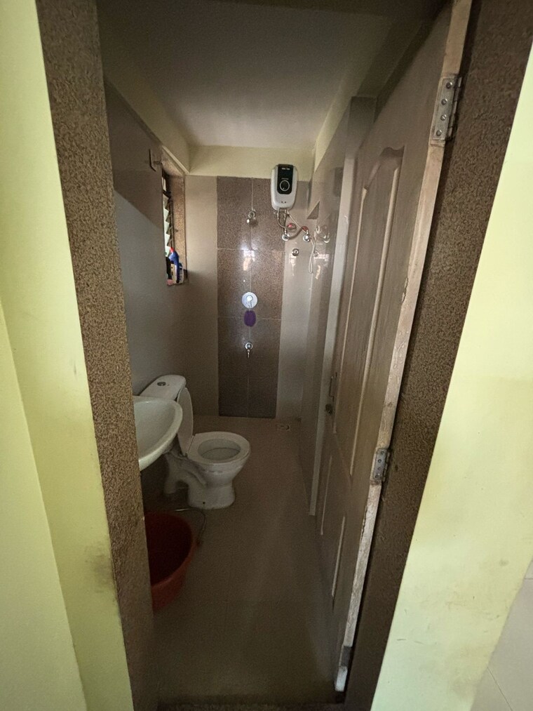 Attached Bathroom, jvm-veda 2 Bedroom 650 Sq.Ft. Apartment In Kasarvadavali Thane 8455728