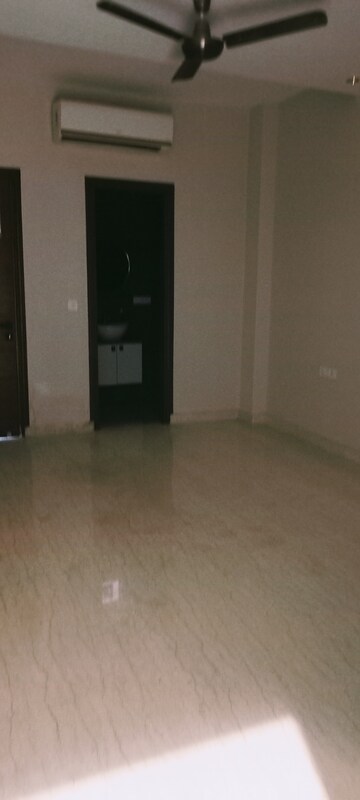 Master Bedroom in 2 BHK Builder Floor at Ansal Sushant Apartments, Sushant Lok I – for Rent