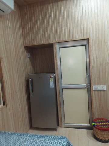 Master Bedroom in 2.5 BHK Builder Floor at Sukhdev Vihar – for Rent