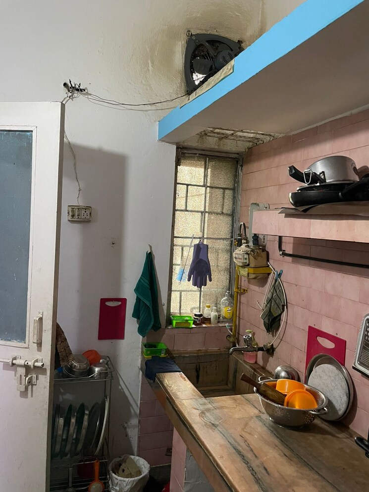 Kitchen, mayur vihar phase 1 extension 2.5 Bedroom 980 Sq.Ft. Apartment In Mayur Vihar Phase 1 Extension Delhi 8455818