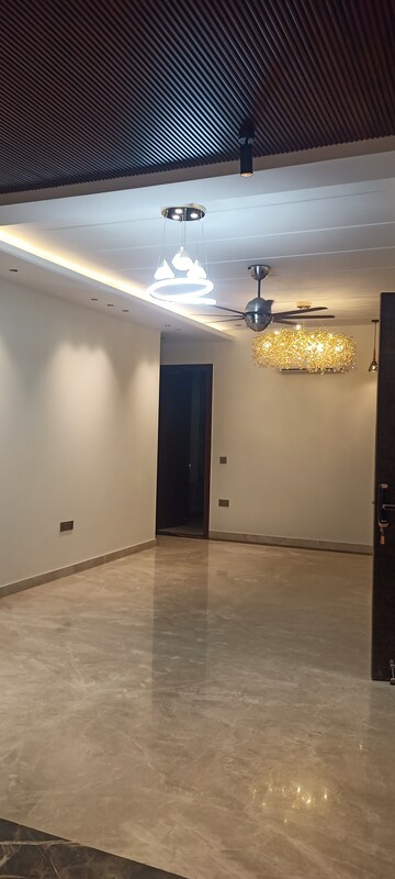 Master Bedroom in 4 BHK Builder Floor at Ansal Sushant Lok I, Sector 43 – for Rent
