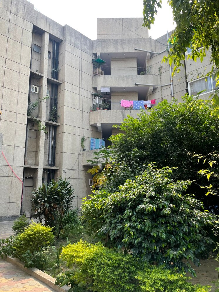 Exterior View, mayur vihar phase 1 extension 2.5 Bedroom 980 Sq.Ft. Apartment In Mayur Vihar Phase 1 Extension Delhi 8455818