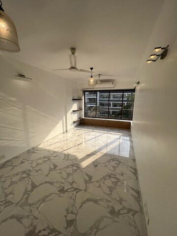 2 BHK Apartment For Rent in Bandra West