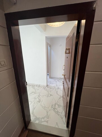 Room in 2 BHK Apartment at Bandra West – for Rent