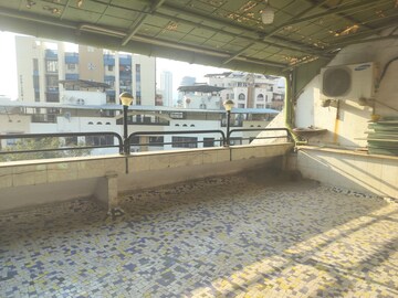 Terrace in 2.5 BHK Apartment at Monalisa Shopping Centre, Panch Pakhadi – for Rent