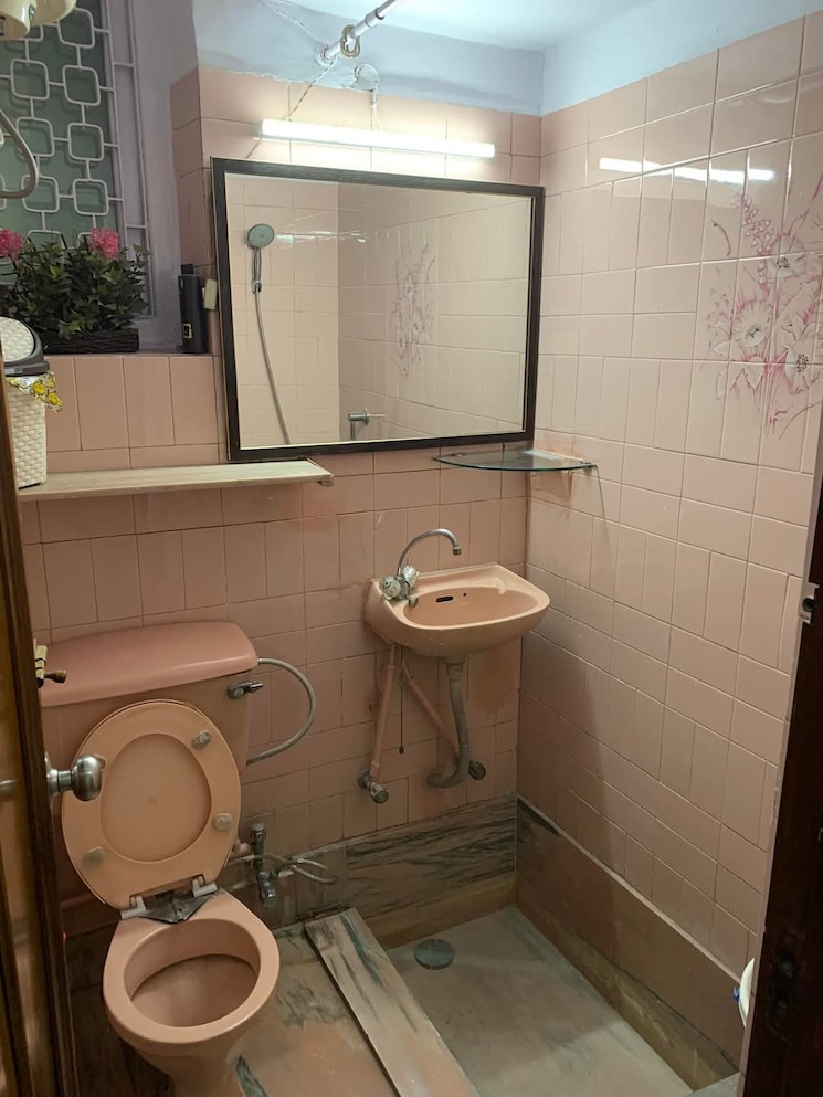 Master Bedroom, rwa-tomar-colony 2 Bedroom 500 Sq.Ft. Builder Floor In Mukundpur Delhi 8455852