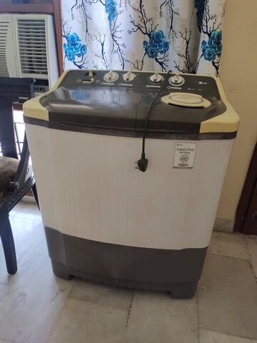 Furnished Amenities in 2 BHK Apartment at Sector 20 – for Rent