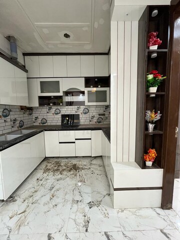 Kitchen in 3 BHK Builder Floor at Sector 72 – for Sale