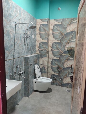 Bathroom in 3.5 BHK Independent House at Aliganj – for Rent
