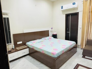 Bedroom in 2 BHK Apartment at South City – for Rent