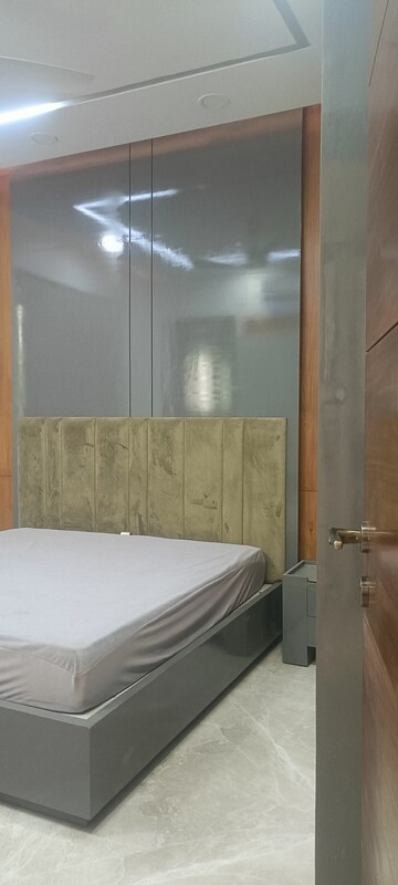 Bathroom in 3 BHK Villa at Sector 50 – for Rent