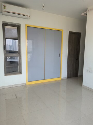 2 BHK Apartment For Rent in Kalpataru Paramount, Kapur Bawdi
