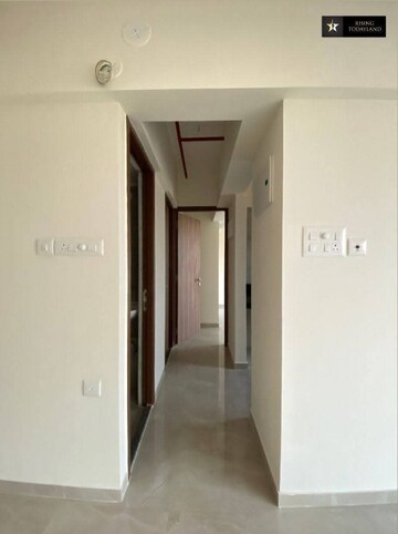 Furnished Amenities in 1 BHK Apartment at Sheth Irene, Malad West – for Rent